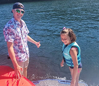 ADK_BOAT_TOURS_Family-Friendly-Water-Sports-Boating-Lake-George